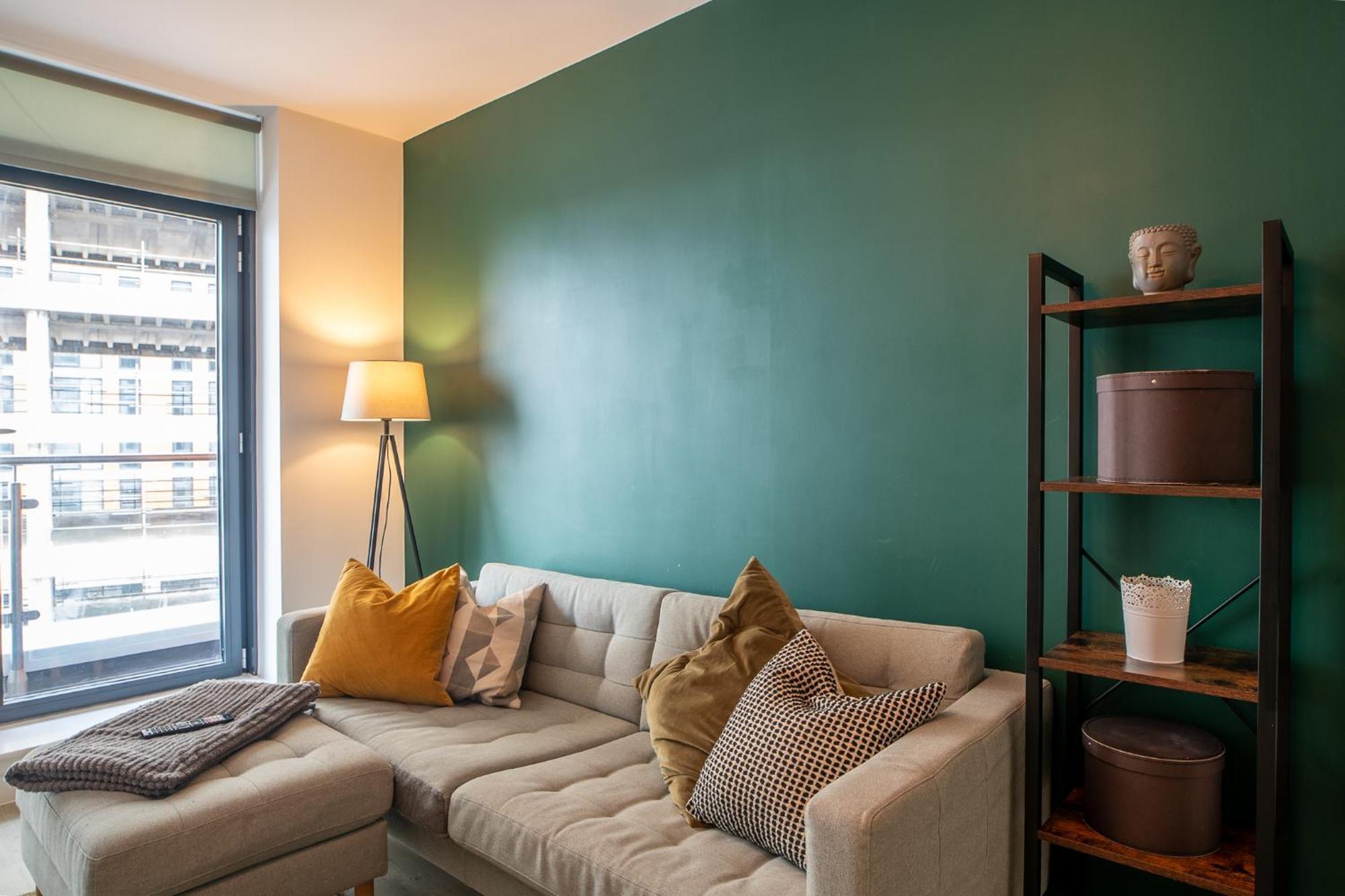 Modern And Spacious Apartment In Salford Quays 曼彻斯特 外观 照片