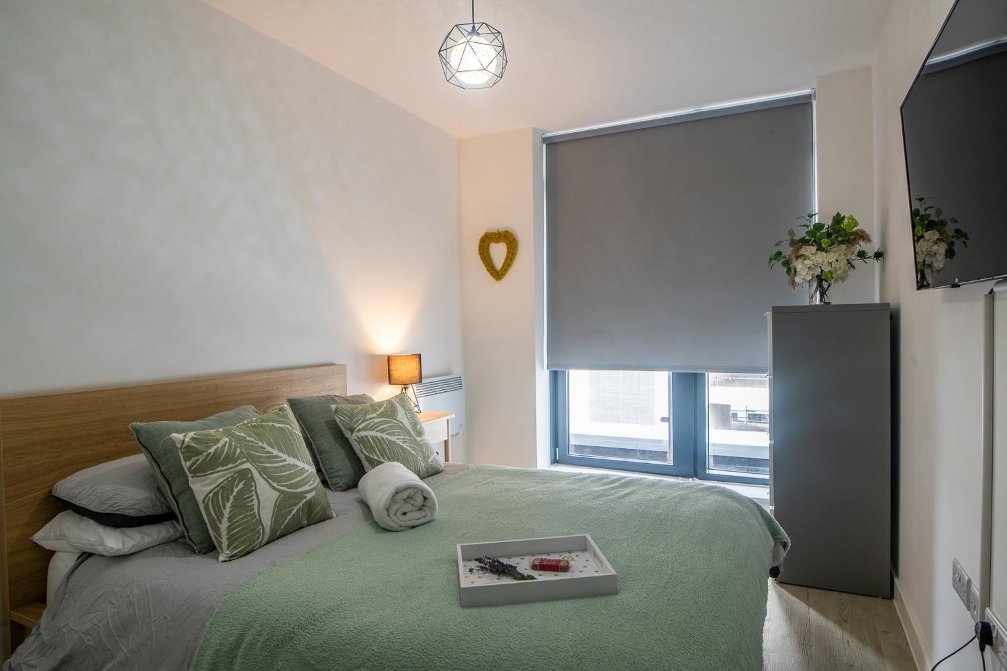 Modern And Spacious Apartment In Salford Quays 曼彻斯特 外观 照片
